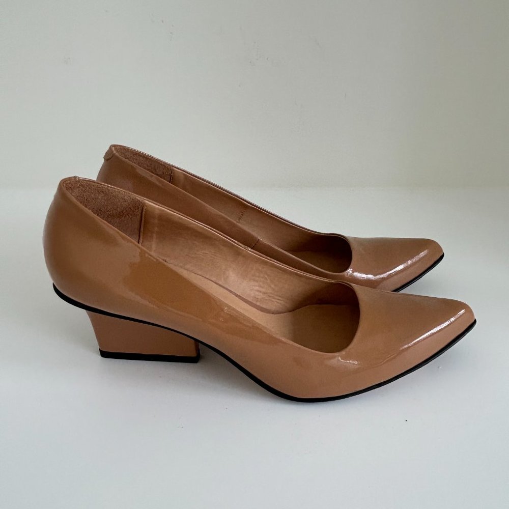 NEW without box - Dutch designer Eijk "Jo" patent leather camel pumps size 41
